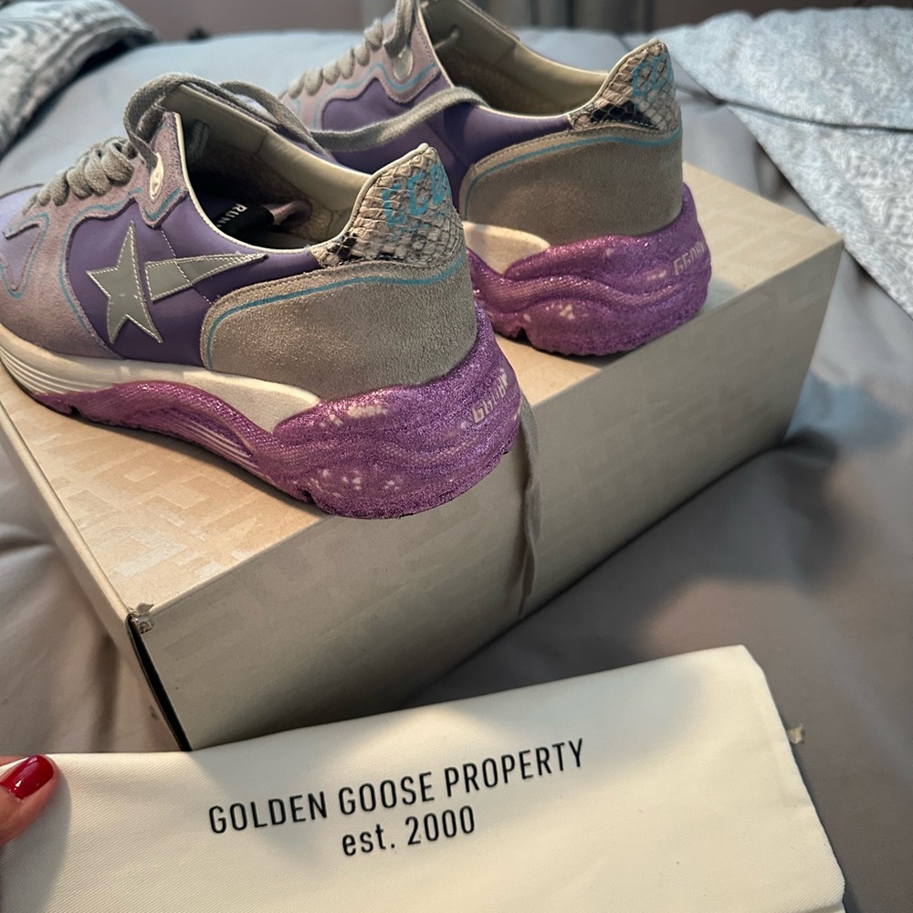 Golden Goose Purple Sneakers Retro-Inspired Design - Picture 6 of 8